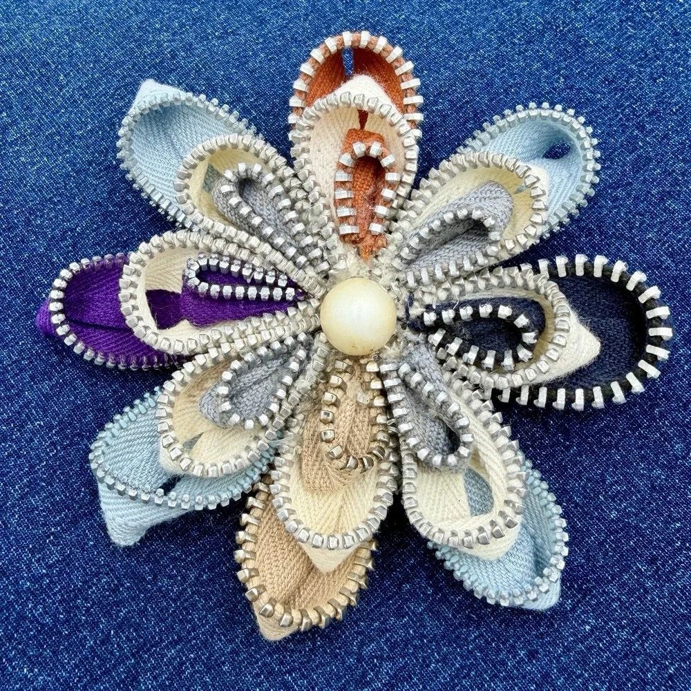 Handmade Flower Zipper Brooch 3.5